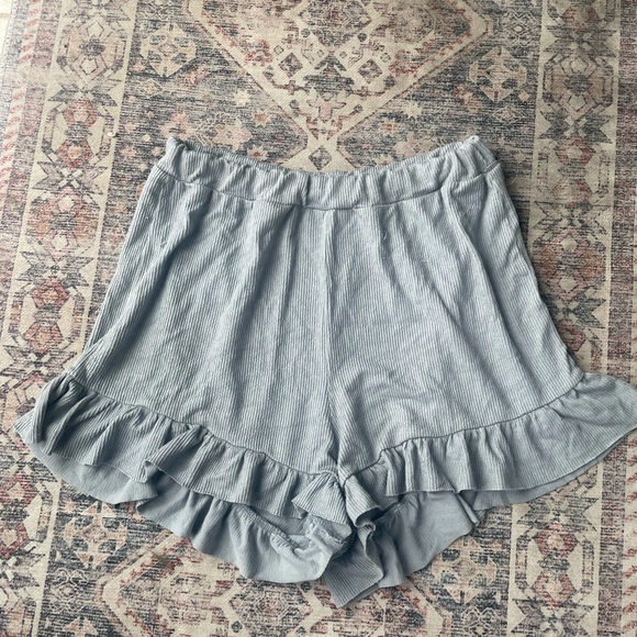 Ocean Drive- Ribbed Knit Ruffle Hem Short - Picture 3 of 7